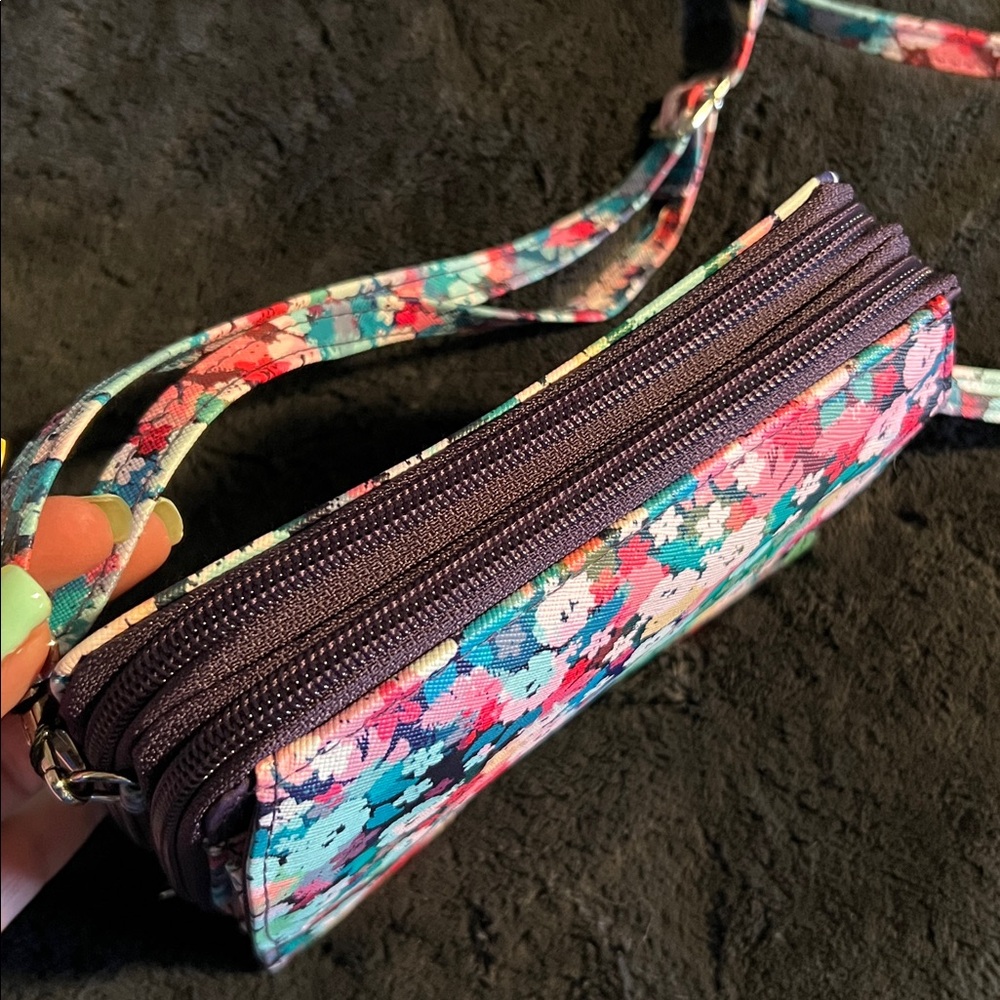 NWT Mundi Floral on the move Crossbody Bag - Picture 4 of 5